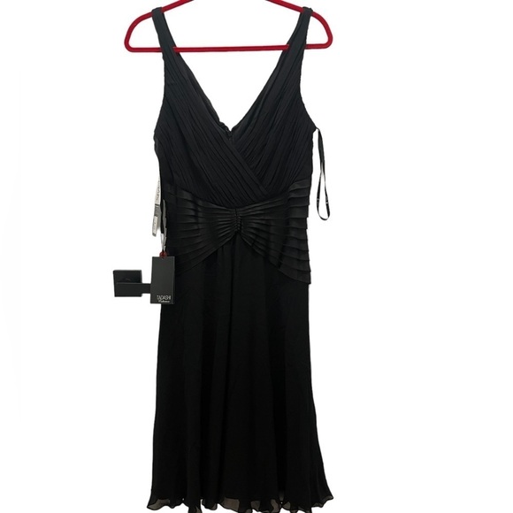 NWT Tadashi Black Midi Dress Sleeveless V Neck Ruched Back Zip closure Size 14 - Picture 3 of 9